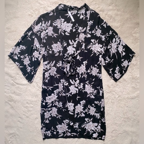 Spiritual Gangster Maya Coverup - Picture 2 of 7